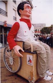 Andy, le géant en fauteuil roulant